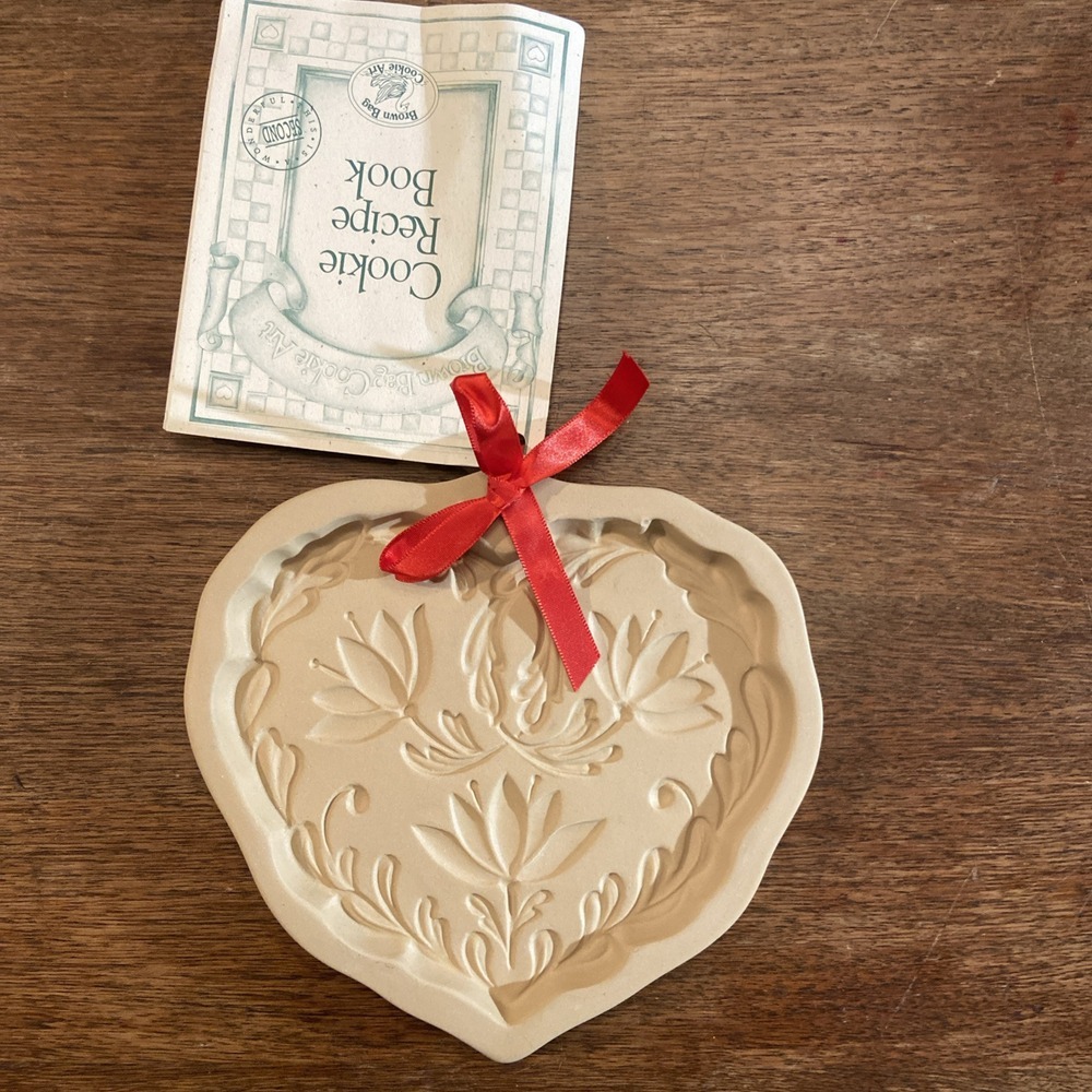 Brown Bag Cookie Art‎ 1997 Hill Design Acanthus Heart 6.25 X 5.75" Retired Vtg